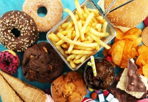 أطعمة تحتوي على الكولسترول “الضار”.. “تؤدي إلى الإصابة بأمراض القلب