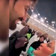 بالفيديو| أمام الكعبة.. زوجة تطلب من زوجها القسم بعدم خيانتها والأخير يرفض
