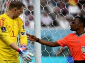 مونديال قطر..حارس ألمانيا يحاول ارتداء شارة المثليين والحكم يتدخل