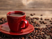 “سعود الطبية” تحذر من الإفراط في تناول الكافيين خلال الرضاعة.. وتقترح هذه البدائل