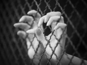 “الموارد البشرية” تكشف عن 13 مثالاً للاتجار بالبشر وتحذر منه