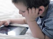 “الصحة” توضح المدة المسموح بها للجلوس أمام الأجهزة الإلكترونية للأطفال