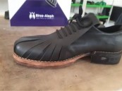 شاب تونسي يبتكر حذاء ذكياً يولد الكهرباء