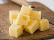 في يومه العالمي.. طبيبة تكشف فوائد وأضرار الجبن وعلاقته بالعشق