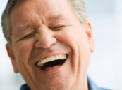 فوائد نفسية وجسدية للضحك.. مسكّن للألم ويُحسّن جهازك المناعي