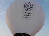 لأول مرة .. طيار سعودي يحلق بالمنطاد في سماء المملكة