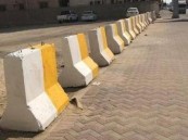 حددت المسافات الآمنة وتحويل حركة المرور.. ضوابط استخدام الحواجز الخرسانية في الطرق