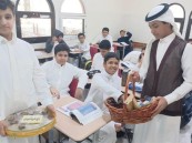 المدارس تستقبل الطلبة بالحلوى عقب العيد.. وبدء اختبارات منتصف الفصل الدراسي الثالث