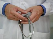 السجن 6 أشهر وغرامة 100 ألف ريال عقوبة الممارس المعلن