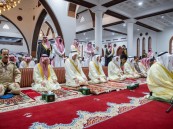 أمير الشرقية ونائبه يؤديان صلاة عيد الأضحى المبارك مع جموع المصلين بالدمام