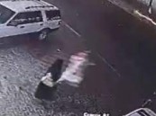 بالفيديو.. شاهد كيف أنقذ مواطن طفلًا من الموت بالجوف