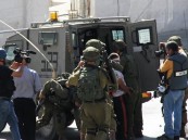 قوات الاحتلال الإسرائيلي تعتقل 28 فلسطينيًا في الضفة الغربية