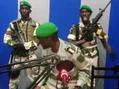انقلاب في الغابون عبر التلفزيون.. عسكريون يعلنون: “إنهاء النظام القائم”