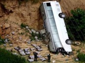 مصرع أكثر من 18 شخصًا في حادث تحطم حافلة بشرق باكستان