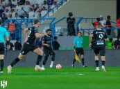 بالصور.. الهلال يفوز على الأخدود بثلاثية ويستعيد صدارة الدوري