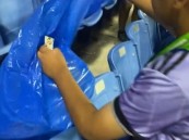 بالصور.. جمهور نادي الفتح ينظف المدرجات في مشهد حضاري 