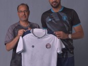 العدالة يوقع مع “المعني” لدعم فريق الطائرة