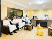 بالصور.. جمعية العيون الخيرية في زيارة لنادي العيون