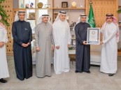 حققها ديابيتر الأحساء.. وزير الصحة يستلم جائزة جينيس لأكبر تجمع بشري لتوعية مصابي مرضى السكري