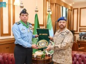  منح رئيس أركان القوات الجوية الباكستانية وسام الملك عبدالعزيز من الدرجة الممتازة