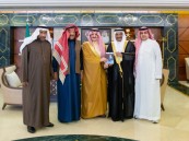 أمير الشرقية يستقبل عدد من حكام كرة القدم القدامى