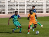 الروضة يفوز على الشعلة ويقفز للمركز الرابع