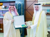 أمير الشرقية يستقبل مدير مركز الملك عبدالعزيز للتواصل الحضاري بالمنطقة