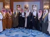 الأمير سعود بن طلال يستقبل رئيس وأعضاء مجلس إدارة التنمية الأسرية (أسرية) بالأحساء