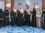 محافظ الأحساء يستقبل عددا من طالبات مدارس الظهران الأهلية