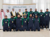 محافظ الأحساء يكرّم فريق كرة اليد بنادي العيون بمناسبة الصعود للدرجة الأولى