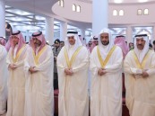 محافظ الأحساء يؤدي صلاة عيد الأضحى المبارك