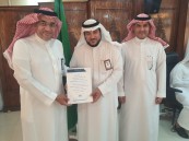 مساعد مدير التعليم يكرم المدارس المتميزة في” إنجاز” لرفع المستوى التحصيلي للطلاب والطالبات