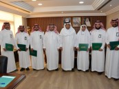 بالصور.. مساعد مدير الشؤون التعليمية بالأحساء يكرم “تعليم المبرز” لجهودهم المميزة