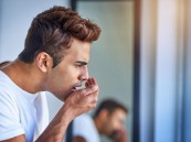 باحث يوضح أسباب رائحة الفم الكريهة.. وطرق التعامل معها