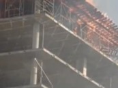 الدفاع المدني يسيطر على حريق مبنى تحت الإنشاء في الخبر