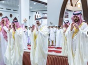 أمير الشرقية ونائبه يؤديان صلاة عيد الأضحى بجامع خادم الحرمين الشريفين في الدمام