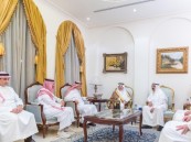 أمير الشرقية يعزّي أسرة الثنيان