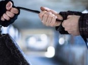 اقتحام درامي بمليون يورو.. هكذا سرقوا حقائب فاخرة من متجر في باريس