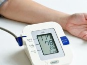 تحذيرات من قياس الضغط أثناء الاستلقاء أو كتم النفس