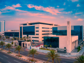 نجاح استئصال ورم ليفي ومرارة ملتهبة باستخدام الروبوت في مستشفى المواساة بالخبر