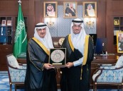 سمو محافظ الأحساء يُكرّم الدكتور سعد الملحم لجهوده الإنسانية ضمن مركز الملك سلمان للإغاثة