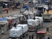 بدء دخول شاحنات المساعدات إلى غزة وسط استعدادات لتبادل الأسرى