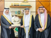 أمير المنطقة الشرقية يستقبل رئيس الاتحاد العربي لكرة اليد
