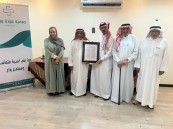 “عرش البيان” يُهدي “مودة ورحمة” قصيدة لتعزيز التكامل بين الأدب والعمل الاجتماعي في سيهات