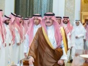 أمير المنطقة الشرقية يعزي سعد العتيبي في وفاة والده