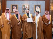 محافظ الأحساء يسلّم أمانة الأحساء شهادة اعتماد برنامج “حياك”
