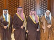 أمير المنطقة الشرقية ونائبه يعزيان أبناء علي الناصر السلمان في وفاة والدهم