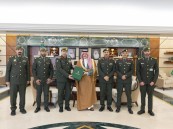 أمير الشرقية يستعرض تقرير منافذ المنطقة خلال استقباله مدير الجوازات