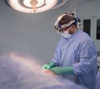 إنقاذ ساق مواطن من البتر بمستشفى الملك فهد التخصصي