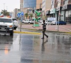 بالصور.. أمطار متفرقة على مدن وقرى محافظة الأحساء